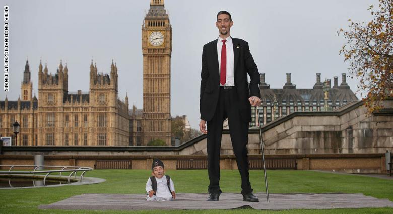 اصحاب اطول العالم رجال رجل صور فريده في قامه من نوعها وامراة ونساء