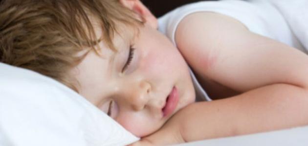 الاطفال الامراض المسببة النوم تعرق عند