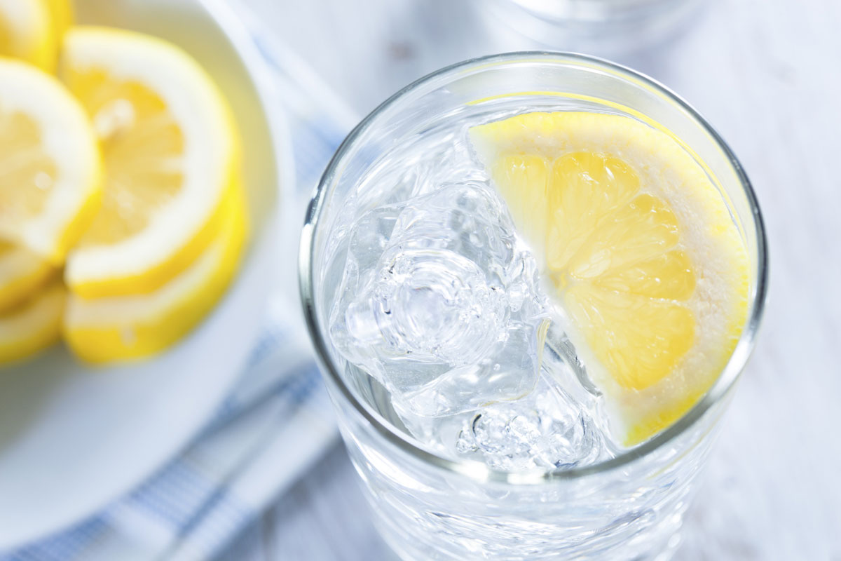 الريق الصبح الليمون الماء بالماء على علي فوائد لتنحيف هي والليمون