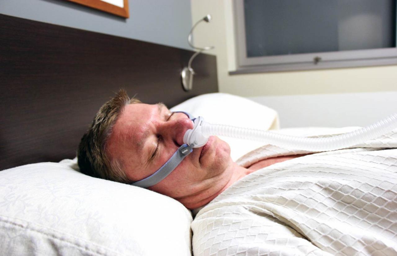 اسباب التنفس النوم صعوبة ضيق علاجه عند وطرق