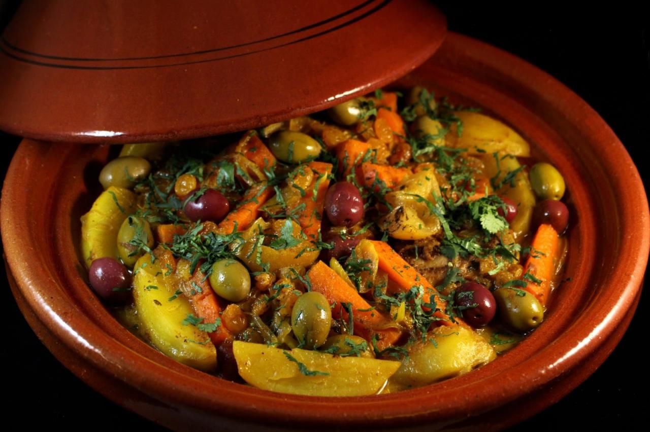 اشهى الاكلات المغربيه بالدجاج طاجين مغربي واطعم والذ