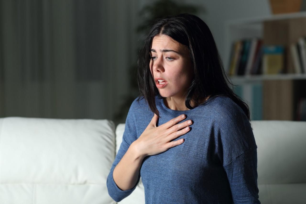 اسباب اعراض التنفس ضيق واعراض وعلاج
